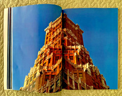 New York in Photographs by Reinhart Wolf 2002, trade paperback, 76 pages, NYC