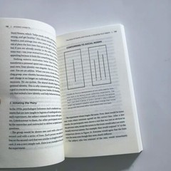Atomic Habits by James Clear :Build Good Habits & Break Bad Ones Limited Edition