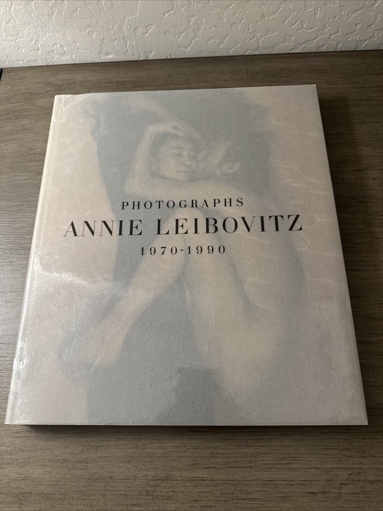 Photographs by Annie Leibovitz 1970-1990 Hardcover 1991 1st Edition Dust Jacket