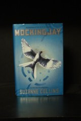 Hunger Games Trilogy: Mockingjay by Suzanne Collins (2012, Trade Paperback,…