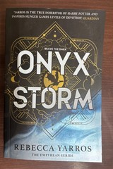 PERFECT BOOK GIFT FOR CHRISTMAS_ „Onyx Storm”