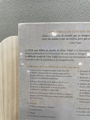 RVR 1960 Biblia de estudio de Cesar Vidal tapa dura Spanish Version 2025 HC