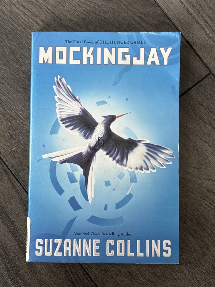 Mockingjay (Hunger Games, Book Three) by Suzanne Collins (2014, Trade Paperback)
