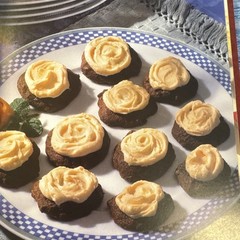 Classic Christmas Cookies: Dozens of Classic Recipes Hardback Book 77 pages