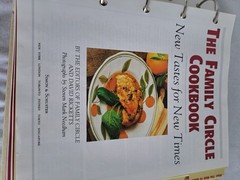 THE FAMILY CIRCLE COOKBOOK „New Tastes for New Times” 1992 645 pages WONDERFUL!