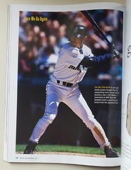 2002 MLB Official Guide To The 2002 Baseball Season Program 240 Pages MINT/NEW