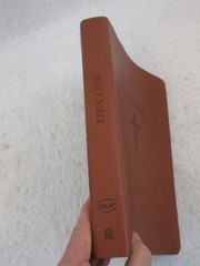 THE HOLY BIBLE NKJV Super Giant Print Edition 2013 Thomas Nelson Faux Leather