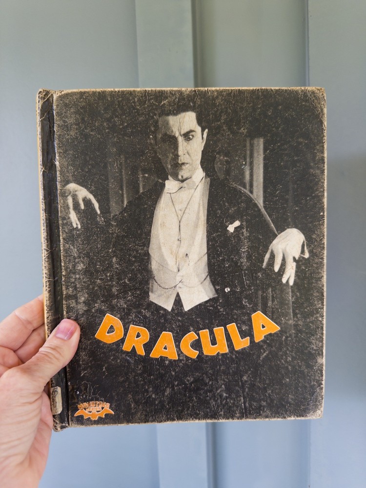 Vintage Dracula- Hardcover- Monsters Series 1978 Thorne Ex Lib Crestwood House