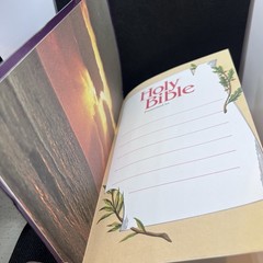 1982 Nelson Holy Bible New King James Version NKJV Black Leather Red Letter