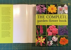 THE COMPLETE garden Flower Book 800 Pages 1000 + Pictures, Like New