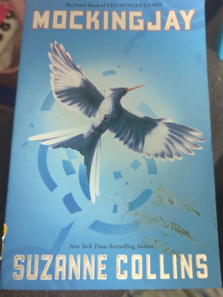 Mockingjay by Suzanne Collins (Trade Paperback)