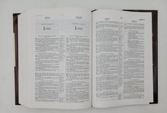 Parallel Bible King James Version New King James Version Dual-Translation CLEAN!