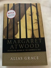 Alias Grace: A Novel – Paperback By Atwood, Margaret