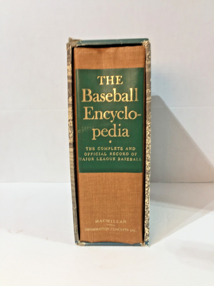 1969 THE BASEBALL ENCYCLOPEDIA BOXED BOOK BY THE MACMILLAN COMPANY MLB STATS