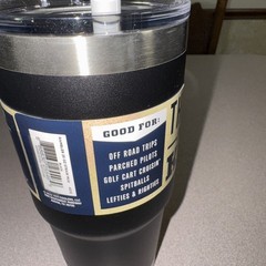 Yeti-Rambler 25 oz Mug w/Handle & Straw – Black-New