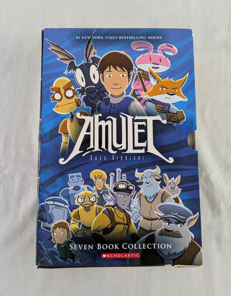 Amulet Box Set Books 1-7 Kazu Kibuishi Collection Graphix Scholastic Box Sleeve