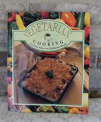 Vintage Vegetarian Cookbook Delicious Meals Sweetwater Press 112 pages