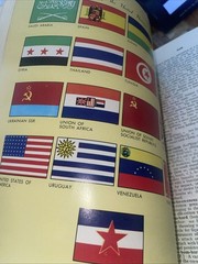 The New Century Dictionary Deluxe Illustrated Edition 1957 VGC