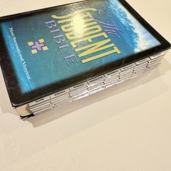 The Student Bible (New International Version) Zondervan, 1986