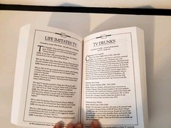 Uncle John’s Bathroom Reader „Tunes Into TV” Book, (2011), (504 Pages)