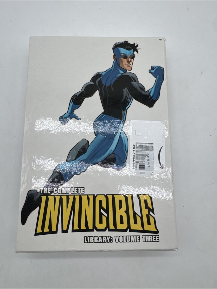 Complete Invincible Library: Volume 3 by Robert Kirkman Slight Damage