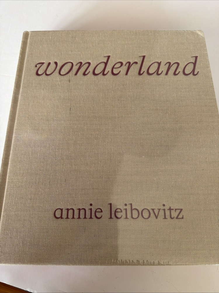 WONDERLAND By Annie Leibovitz Coffee Table Book