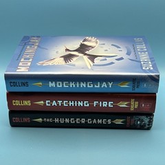 Hunger Games Trilogy Boxed Set Set by Suzanne Collins (2010, Box or Slipcased)