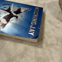 Mocking Jay by Suzanne Collins (Trade Paperback) Hunger Games Series