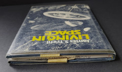 Living In Space – Hardback Book By James S. Trefil – Vintage 1981 – Colonization