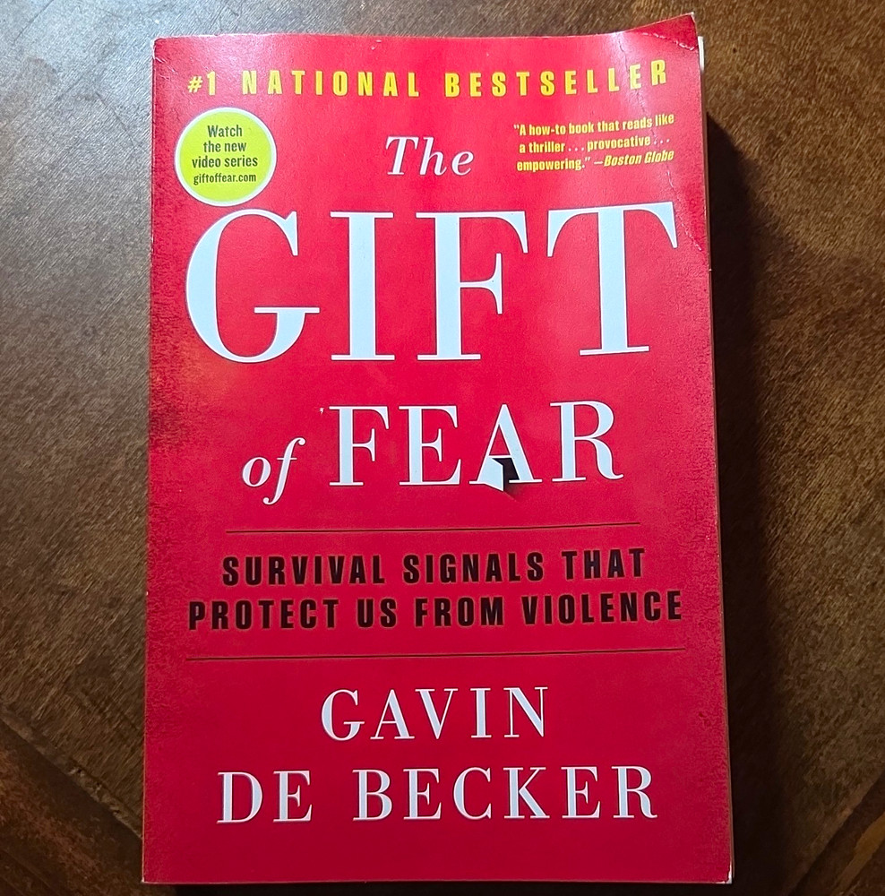 Gavin De Becker The Gift of Fear: Survival Signals 2021 Trade Paperback