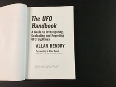 The UFO Handbook by Allan Hendry Paperback 1979 297 pages (Very Good)