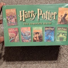 J.K. Rowling Harry Potter Series Books 1-7 Box Set Illustrated
