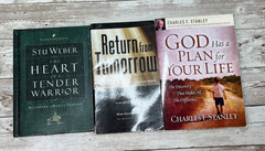 Lot of 15 Christian Bibles Jesus Related Books/ Booklets Vintage 4lbs