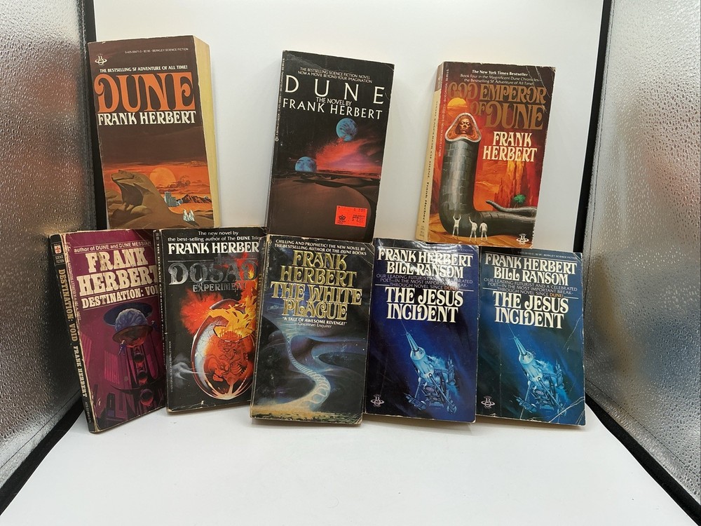 FRANK HERBERT LOT Of 8 – Science Fiction Paperbacks Dune