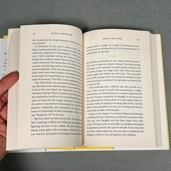 Digital Minimalism: Choosing a Focused – Hardcover, by Newport Cal – VERY GOOD