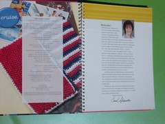 EASY LIVING CROCHET EDITED BY CAROL ALEXANDER SPIRAL-BOUND 2005 176 PAGES