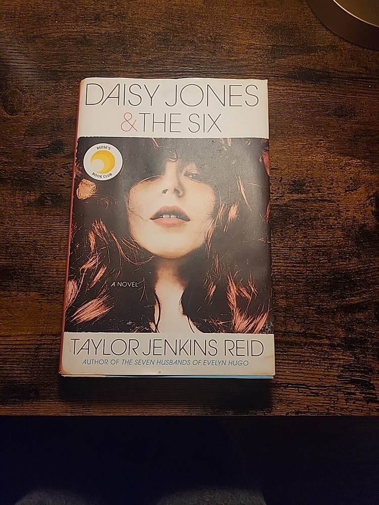 Daisy Jones & The Six (Hardcover) (Used)