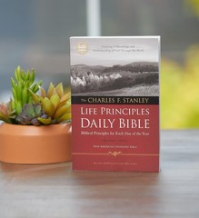 NASB, the Charles F. Stanley Life Principles Daily Bible, Paperback, 1995 Text: