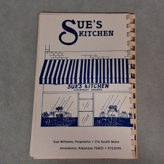 Sue’s Kitchen Cookbook Jonesboro Arkansas Restaurant 1989 Edition 76 Pages