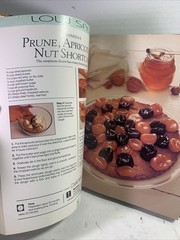 VTG Light & Easy Cookbook Recipe Healthy Eating 334 Page Hardcover 1992