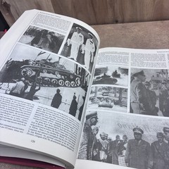 1989 World War II Hardback Book 400 Pages Featuring Over 1,350 Military Photos