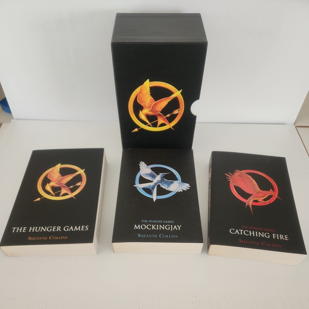 Hunger Games 3 Book set Mockingjay Catch On h Fire 1-3 Paperback Novel