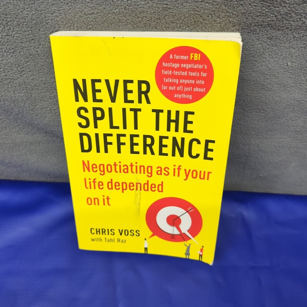 Never Split the Difference Negotiating as if your Life Depended…Paperback Book