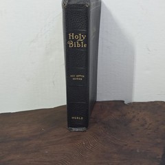Vintage 1945 Holy Bible KJV Red Letter Concordance World Publishing Family