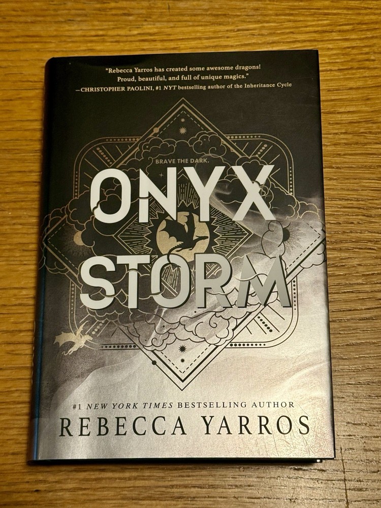 SIGNED Rebecca Yarros – Onyx Storm Book Deluxe Limited Edition W/ SPRAYED EDGES