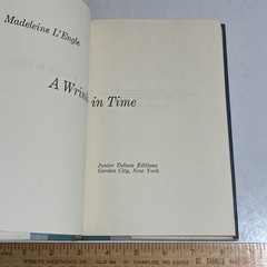 Book A Wrinkle In Time Madeleine L’Engle BCE Science Fiction YA Vintage Books