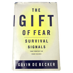 Gift of Fear Survival Signals Gavin De Becker Safety Crime Psychology HC Book