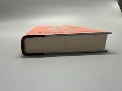 Bonnie Garmus Lessons in Chemistry Hardcover Novel, Fiction Contemporary Women