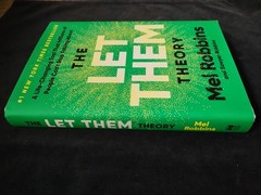 THE LET THEM THEORY Mel Robbins 1st Edition Hardcover Book Self Help Feel Great