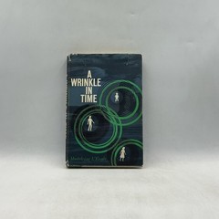 A WRINKLE IN TIME Madeleine L’Engle 1962 1st Ed HC DJ Vintage Blue BCE